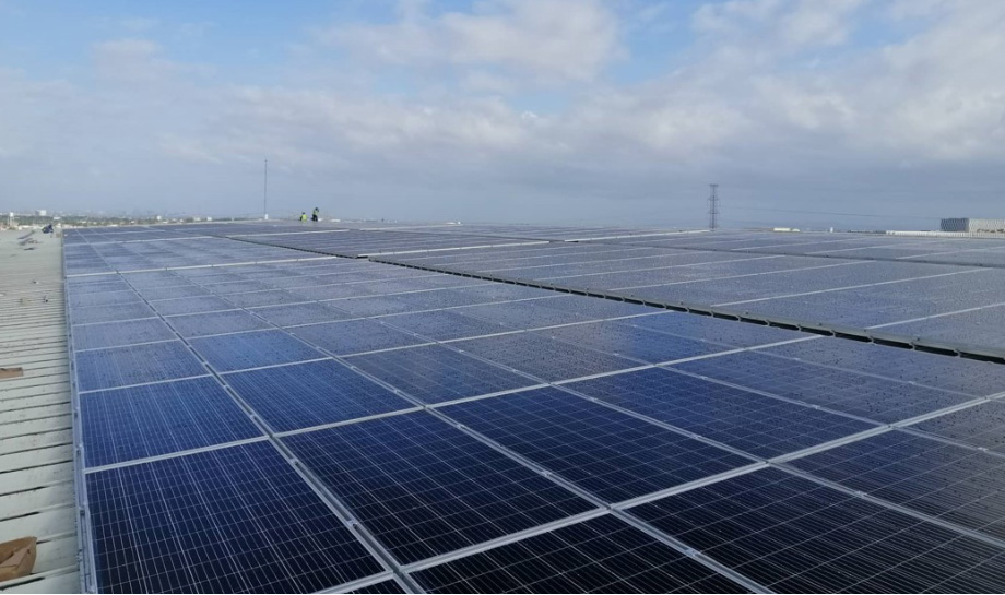 Installation of rooftop solar power system in SAHA group’s warehouse in Thailand. 